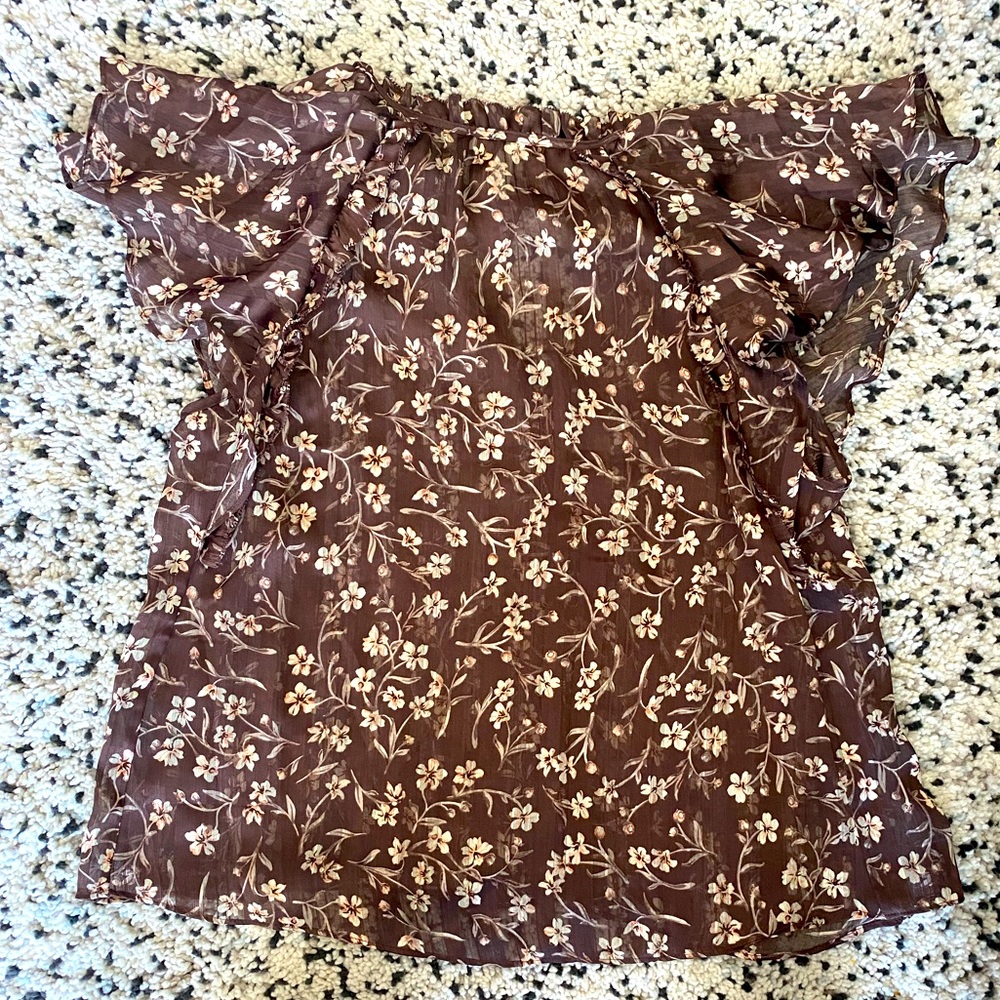 H&M blouse, short sleeves, semi sheer, lose fitting, size 4, very good condition